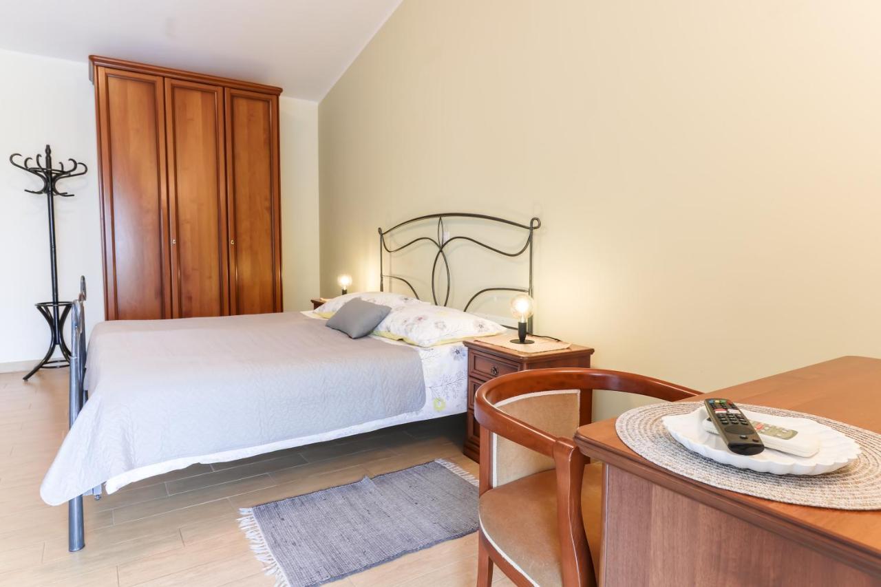 Bed & Breakfast Kastel Žbandaj Buitenkant foto