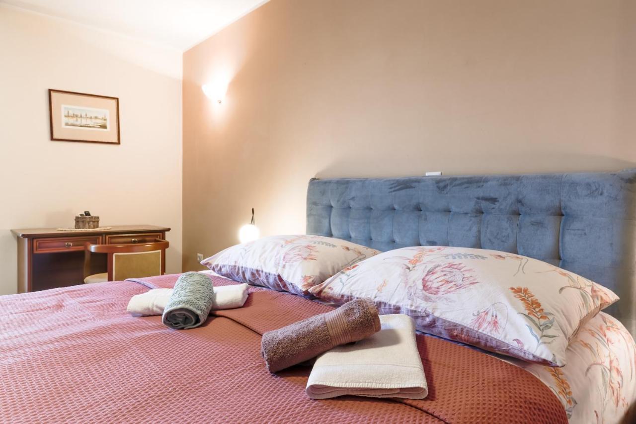 Bed & Breakfast Kastel Žbandaj Buitenkant foto