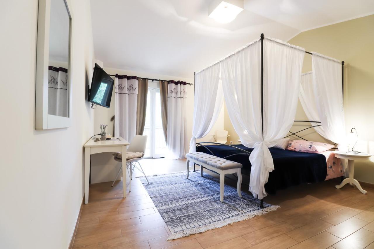 Bed & Breakfast Kastel Žbandaj Buitenkant foto