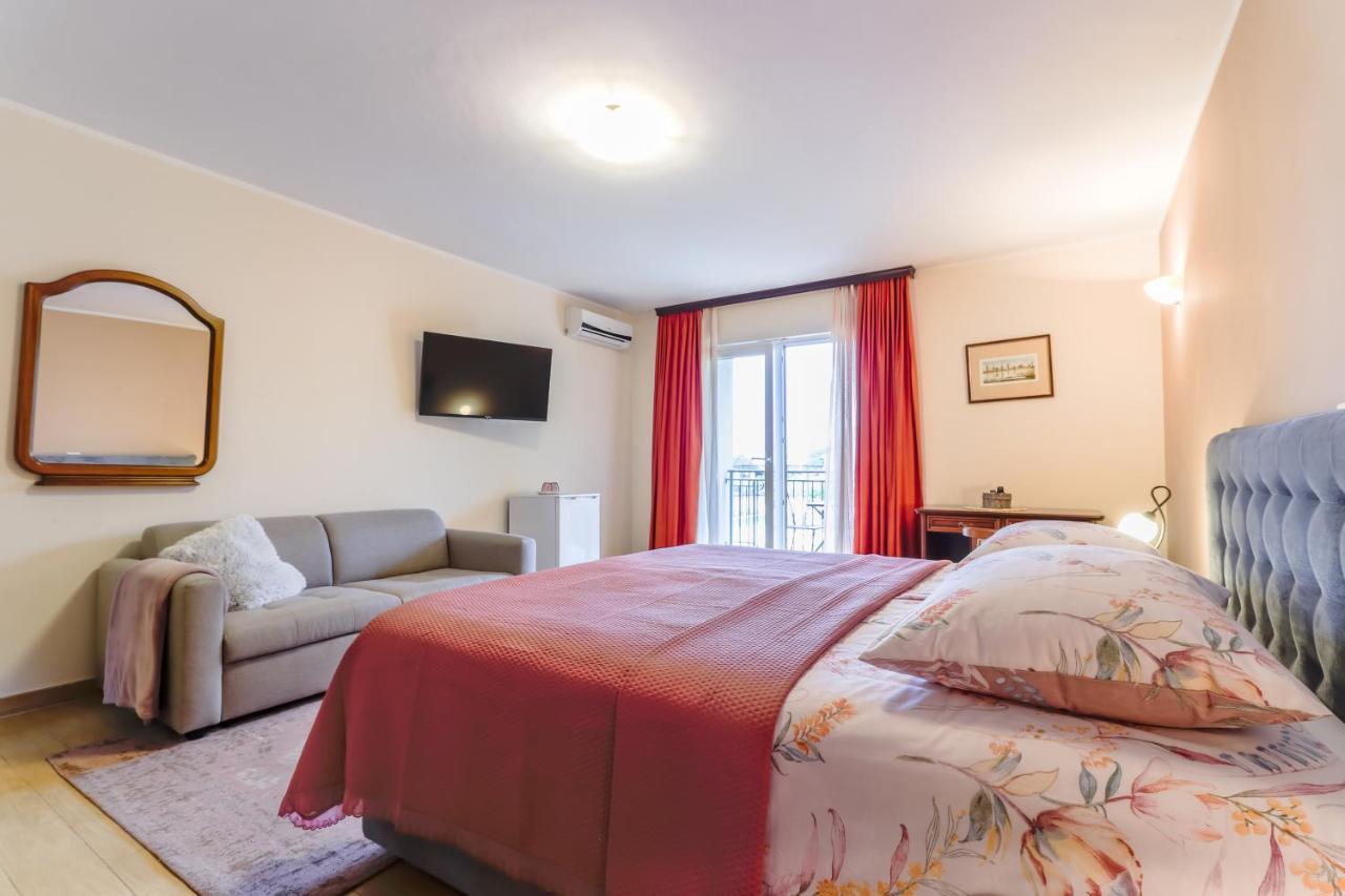 Bed & Breakfast Kastel Žbandaj Buitenkant foto