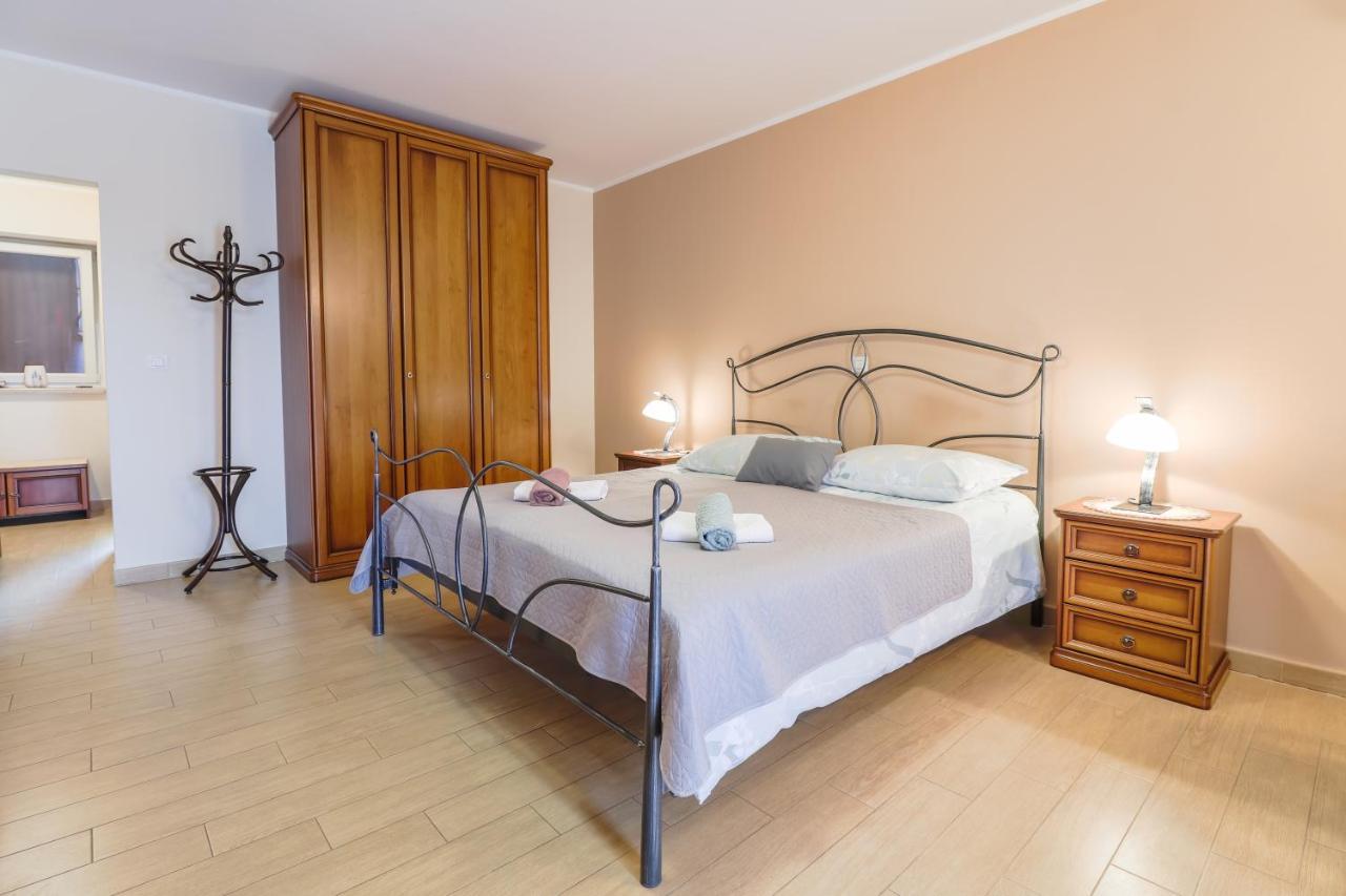 Bed & Breakfast Kastel Žbandaj Buitenkant foto